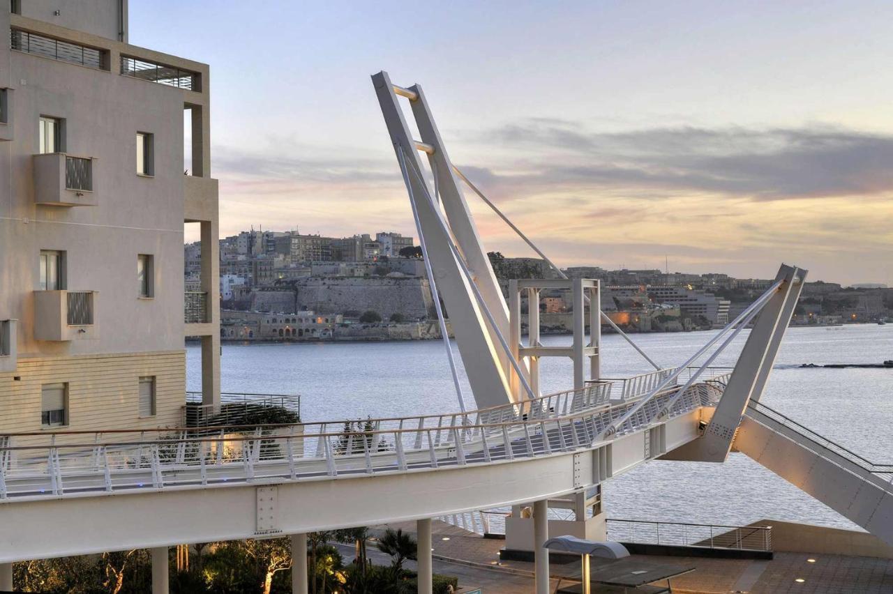 Luxury Apt W/ Side Seaviews And Pool, Top Location Sliema Exterior photo